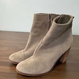 Women's Toms Suede Tan Ankle Boots Sz 7